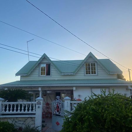 Villa Adelaide Grand-Bourg  Exterior photo